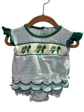THE SMOCKED FLAMINGO stripe turtle outfit baby girl’s size 3M 3 months